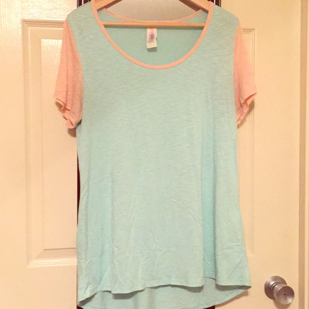 Lularoe tee